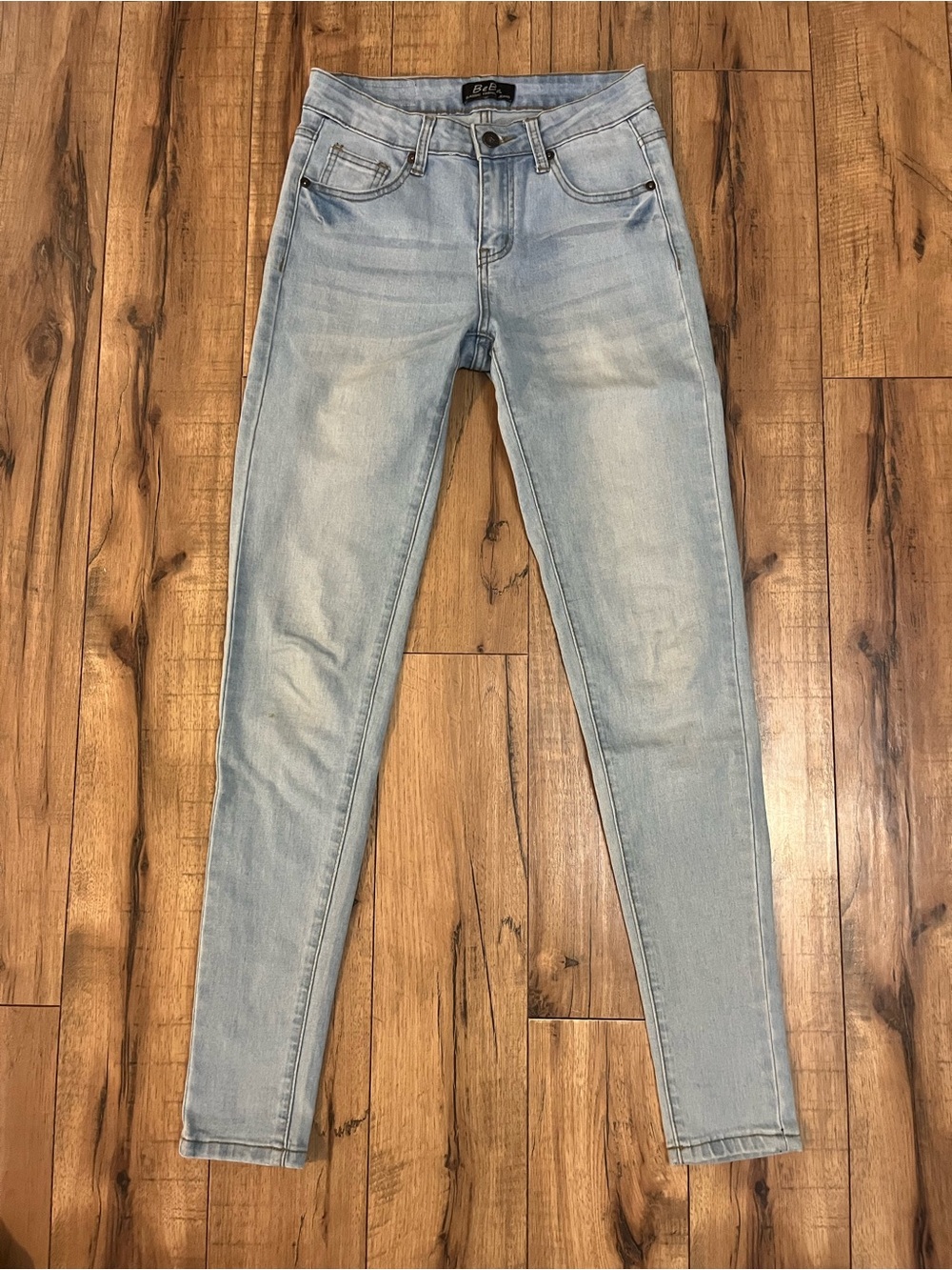 Light Wash Women’s Skinny Jeans - Unknown Brand